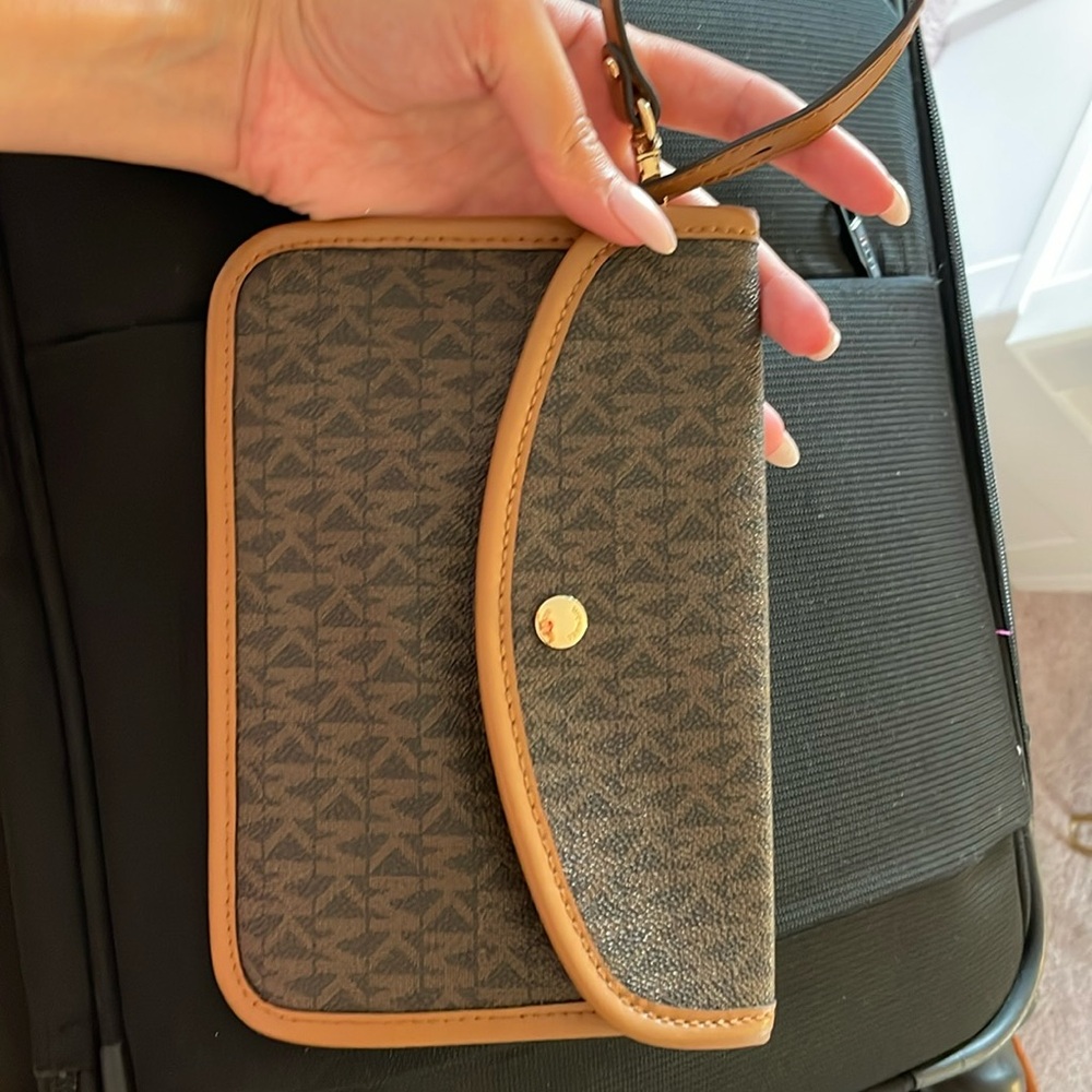 BROWN MICHAEL KORS WRISTLET